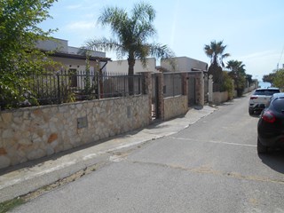 Casa Indipendente in Vendita a Castelvetrano, zona Selene a Triscina , 150'000&euro;, 400 m²