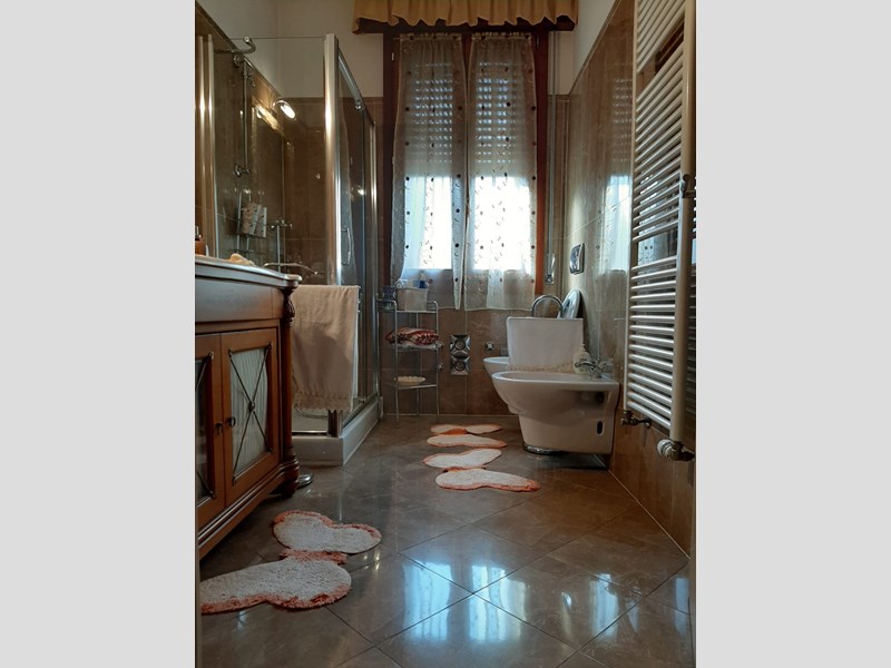 Appartamento in Vendita a Casalecchio di Reno, zona galilei n3, 400'000€, 140 m², con Box