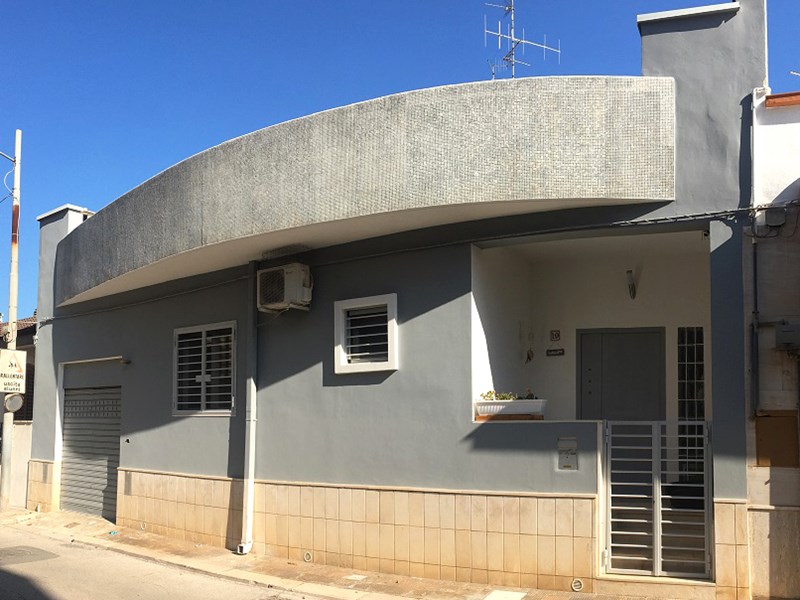 Casa Indipendente in Vendita a Modugno, zona Cesare Battisti, 319'000€, 150 m², arredato