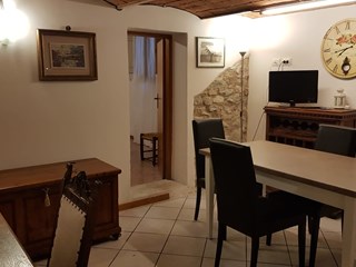 Casa Indipendente in Vendita a Prato, zona La Querce, 87'500€, 65 m²