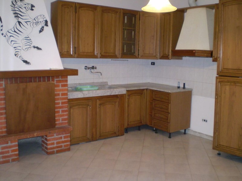 Quadrilocale in Vendita a Carrara, zona Gragnana, 85'000€, 70 m², arredato
