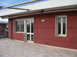 Attico in Vendita a Carrara, zona Marina di Carrara, 275'000€, 80 m², arredato