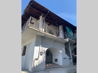 Casa Semi Indipendente in Vendita a San Michele Mondovì, zona san paolo, 120'000€, 400 m²