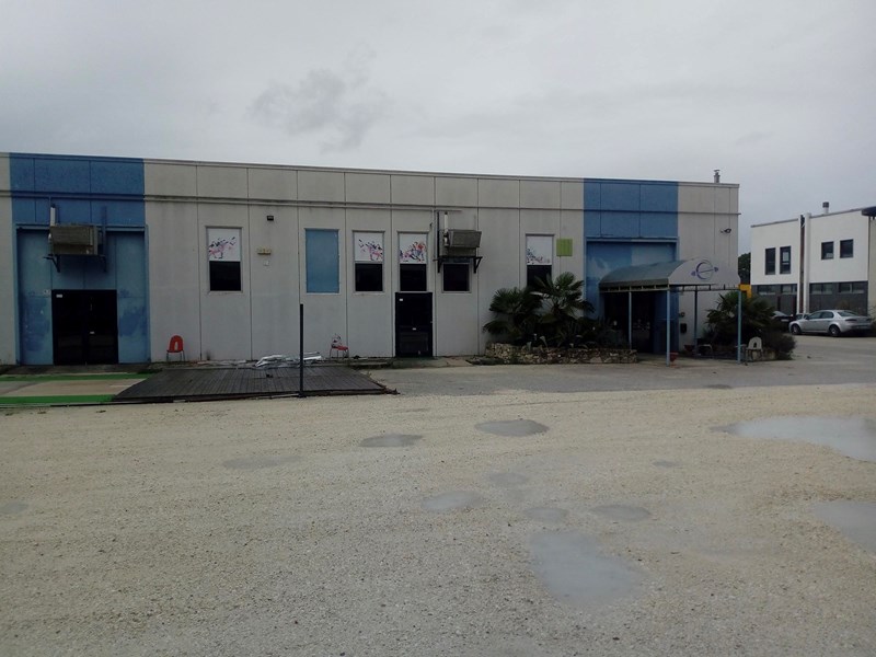 Immobile commerciale in Vendita a Rieti, zona centrale, 420'000&euro;, 600 m²