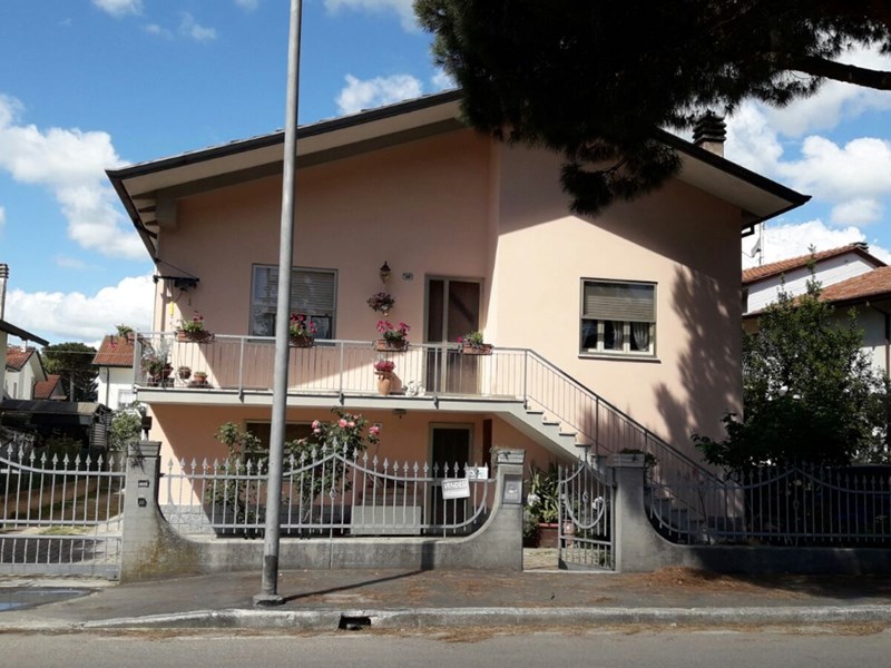 Casa Indipendente in Vendita a Cervia, 450'000€, arredato, con Box