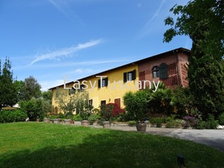 Casa Indipendente in Vendita a Capannori, 2'100'000€, 500 m²