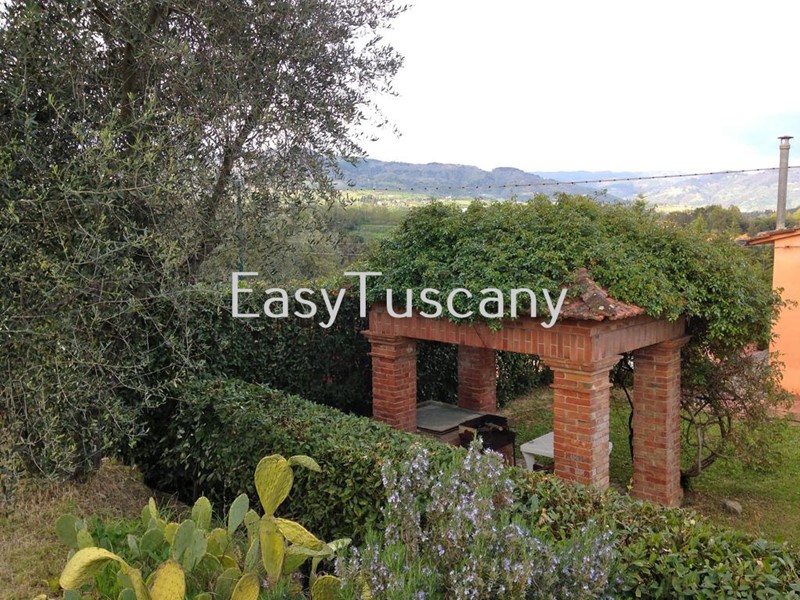 Casa Indipendente in Vendita a Capannori, 7'000'000€, 3000 m²