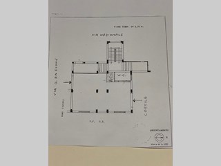 Immobile commerciale in Vendita a Montepaone, zona Montepaone Lido, 65'000€, 88 m²