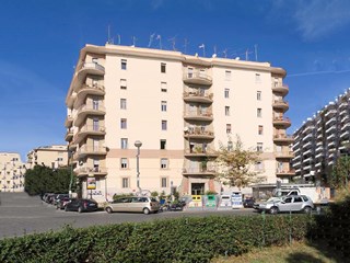 Appartamento in Affitto a Napoli, zona VOMERO, 1'800€, 145 m²