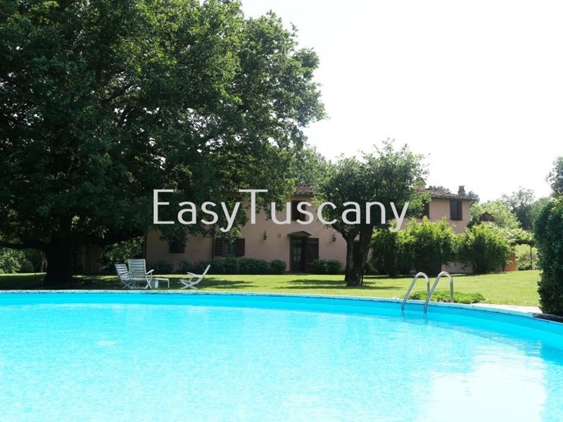 Casa Indipendente in Vendita a Capannori, 950'000€, 400 m², con Box