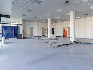 Capannone in Affitto a Sassuolo, 2'500€, 180 m²