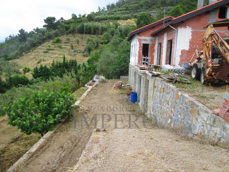 Casa Indipendente in Vendita a Soldano, 385'000€, 240 m²