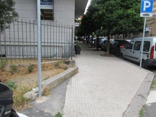 Immobile commerciale in Vendita a Genova, zona Pegli, 95'625€, 135 m²