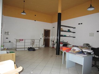 Ufficio in Affitto a San Giovanni Valdarno, zona Oltrarno, 1'000€, 90 m²
