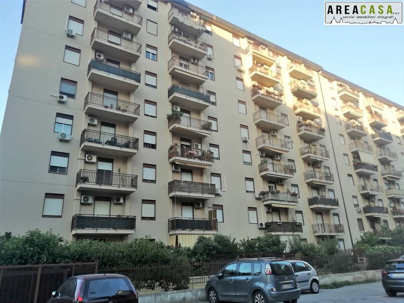 Appartamento in Vendita a Palermo, zona Tommaso Natale, 159'000€, 110 m²