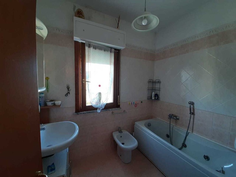 Quadrilocale in Vendita a Santo Stefano di Magra, zona STAZIONE, 160'000€, 90 m²