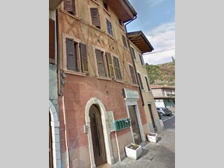 Negozio in Vendita a Toscolano Maderno, zona Via Trento, 109'000&euro;