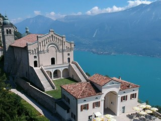 Casa Semi Indipendente in Vendita a Tignale, zona Prabione, 51'640€