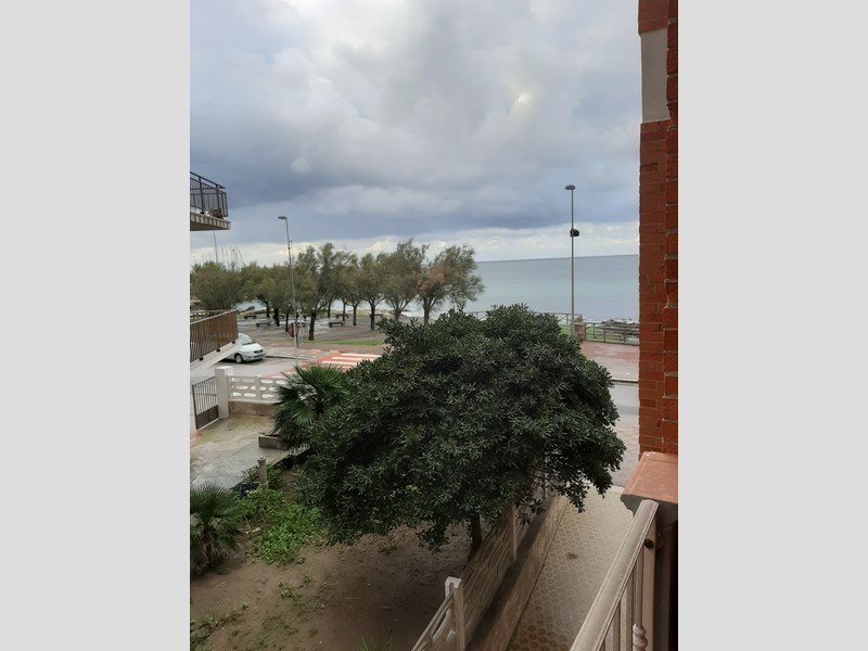 Appartamento in Vendita a Porto Torres, zona Via Lungomare 16, 150'000€, 148 m²