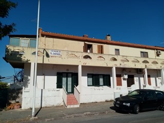 Casa Indipendente in Vendita a Carbonia, zona VIA ROUX, 65'000€, 70 m²