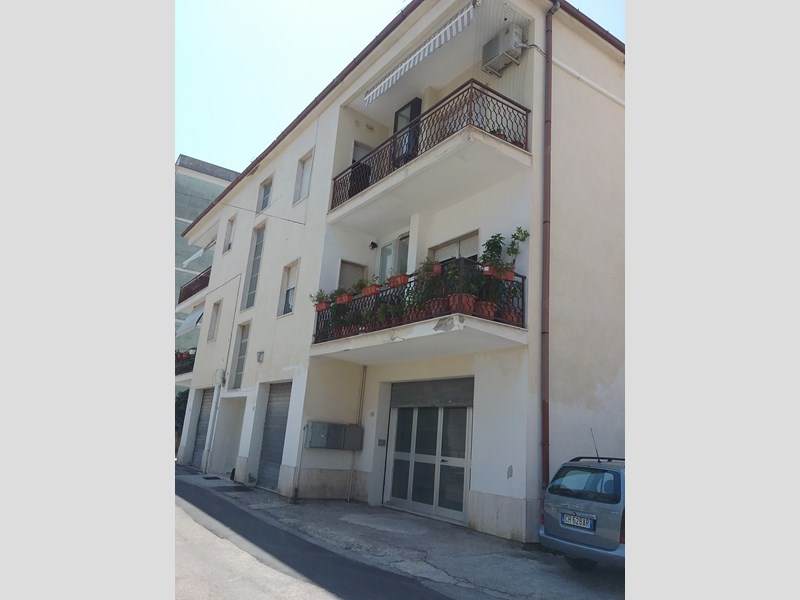 Appartamento in Vendita a Vasto, 130'000&euro;, 175 m²
