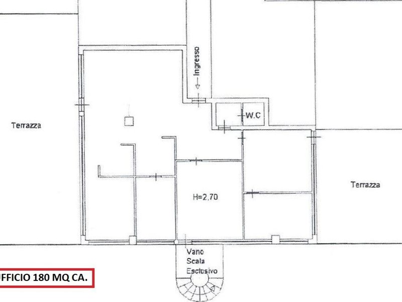 Ufficio in Vendita a Carrara, 135'000€, 180 m²