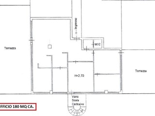 Ufficio in Vendita a Carrara, 135'000€, 180 m²