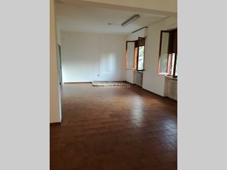Capannone in Affitto a Foiano della Chiana, zona Centro, 450&euro;, 88 m²