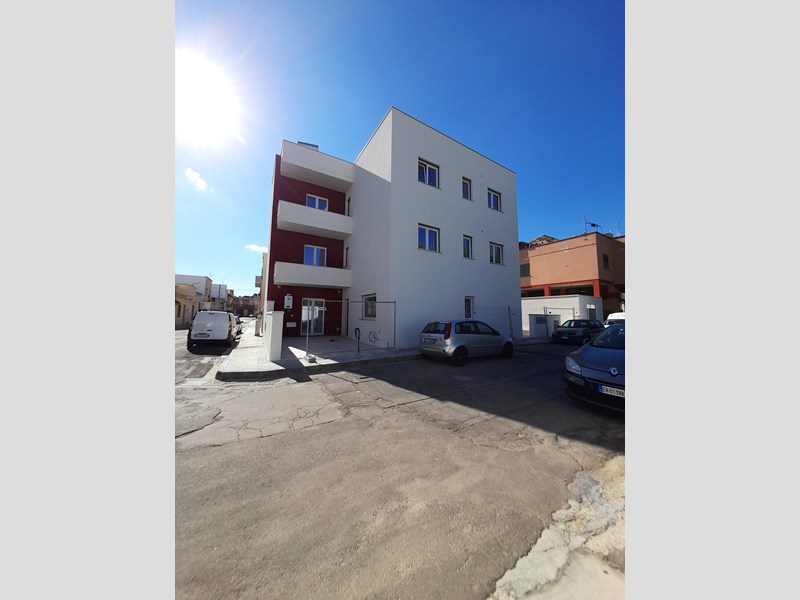 Appartamento in Vendita a Galatina, zona Via Asti, angolo Via Arezzo, 130'000€, 110 m²