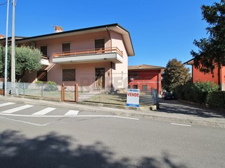 Villetta a schiera in Vendita a Montorso Vicentino, 247 m², con Box
