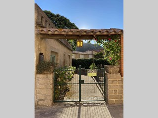 Villa in Vendita a Aggius, zona Aggius, 150'000€, 155 m², con Box