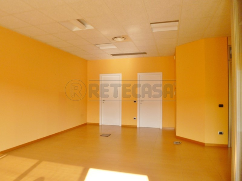 Ufficio in Affitto a Zermeghedo, 650€, 