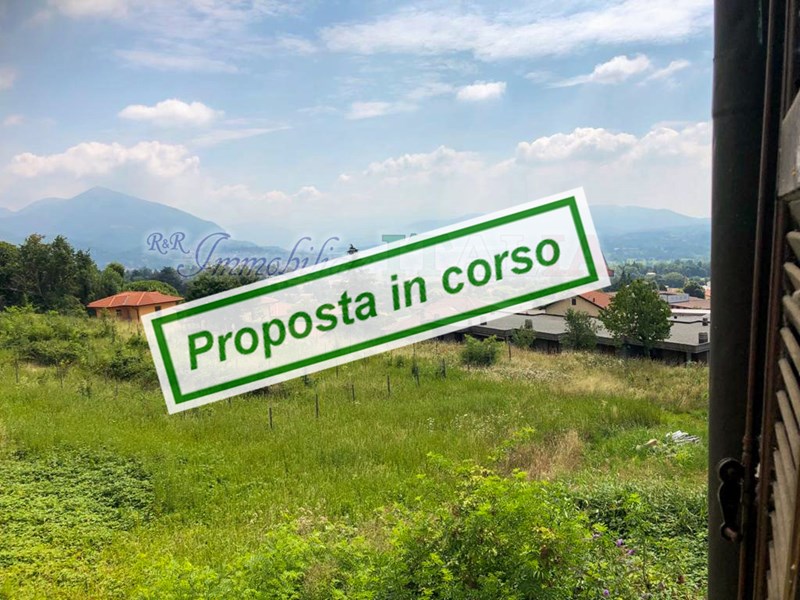 Casa Indipendente in Vendita a Albavilla, zona Via Manzoni , 115'000€, 180+90