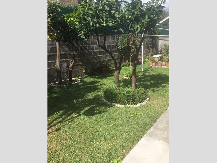 Villa bifamiliare in Affitto a Santa Venerina, zona Linera, 650€, 130 m², arredato