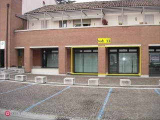 Immobile commerciale in Vendita a Pieve di Soligo, zona piazza caduti nei lager 3, 125'000€, 84 m²