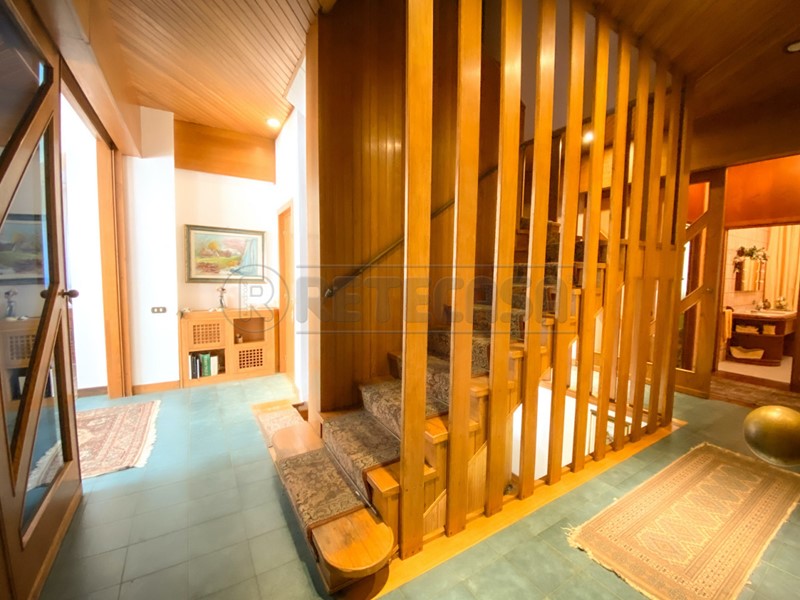 Villa in Vendita a Castelfranco di Sotto, 700'000€, 415 m², arredato