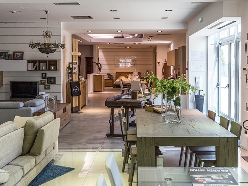 Immobile commerciale in Vendita a Sarzana, 