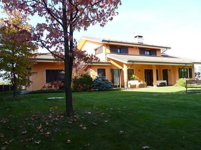 Immobile commerciale in Vendita a Cuneo, 680'000€, 630 m²