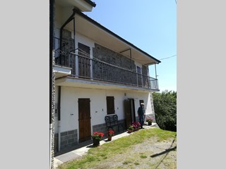 Casa Semi Indipendente in Vendita a Pareto, 70'000€, 112 m², arredato, con Box