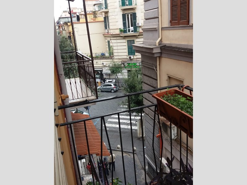 Appartamento in Vendita a Napoli, zona Napoli, 170'000€, 110 m²