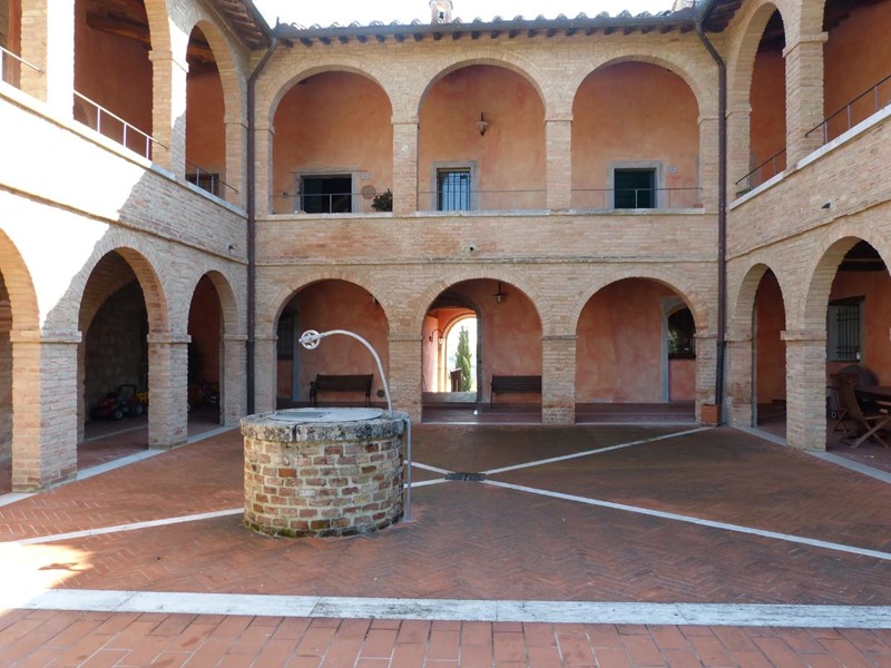 Appartamento in Vendita a Monteroni d'Arbia, zona Radi, 290'000€, 103 m², con Box