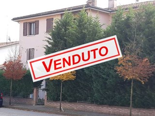 Trilocale in Vendita a Malalbergo, zona Adiacenze centro, 78'000€, 85 m², arredato