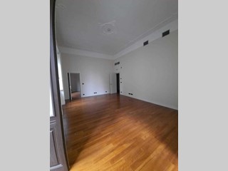 Ufficio in Affitto a Piacenza, zona CENTRO, 2'000€, 220 m²