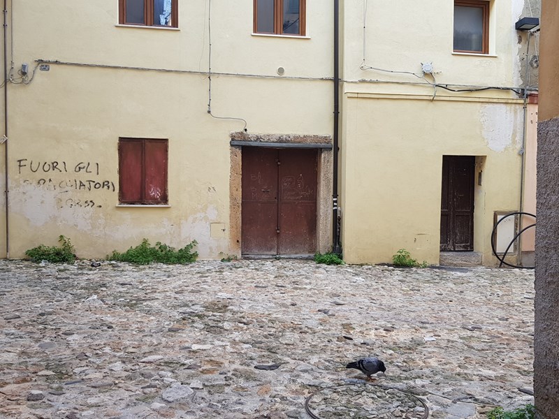 Appartamento in Vendita a Sassari, zona Sassari, 30'000€, 105 m²