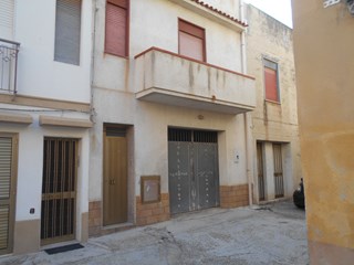 Casa Indipendente in Vendita a Castelvetrano, zona Centro storico , 25'000&euro;, 125 m²