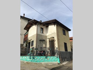Casa Indipendente in Vendita a Albareto, 70'000&euro;, 60 m²