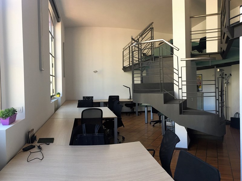Ufficio in Affitto a Milano, zona Centro, 300€, 80 m², arredato