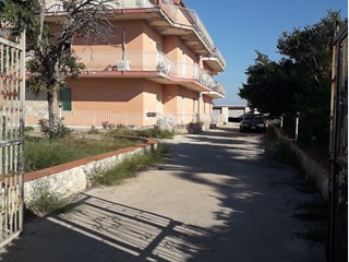 Villa bifamiliare in Affitto a Siracusa, zona lido sacramento, 450€, 150 m², con Box