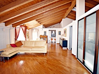 Appartamento in Vendita a Arzignano, 530'000€, 129 m², con Box