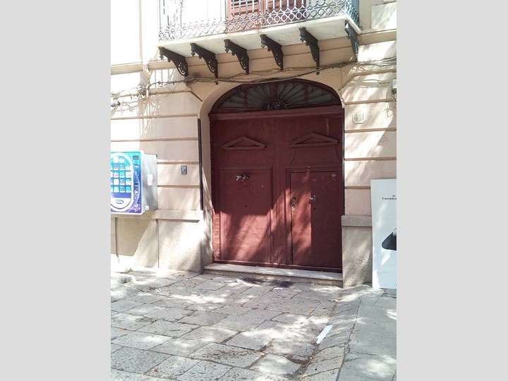 Appartamento in Vendita a Palermo, zona Corso Calatafimi, 120'000€, 120 m²